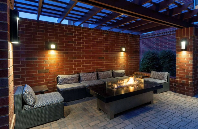 Hampton Inn & Suites Charlottesville-At the University