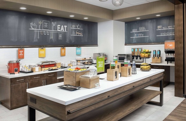 Hampton Inn & Suites Lexington Columbia