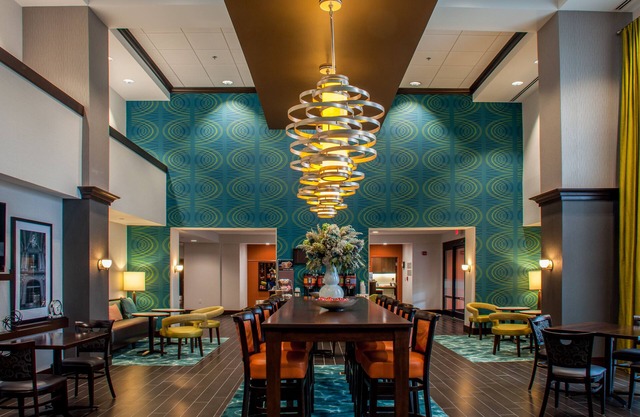 Hampton Inn & Suites Mishawaka/South Bend at Heritage Square