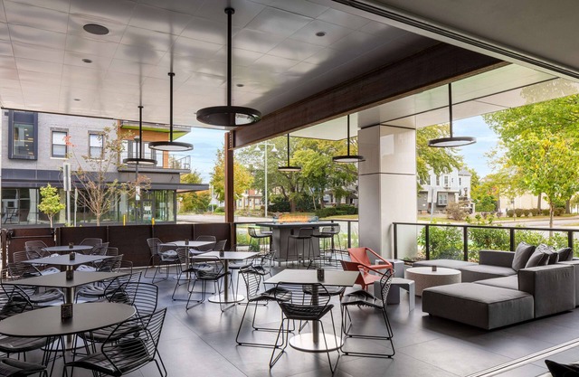 Hampton Inn & Suites Rochester Downtown