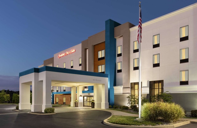 Hampton Inn & Suites York South