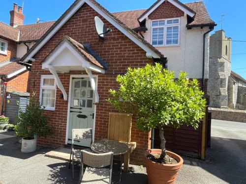Happy Hinwood House, Hampshire!