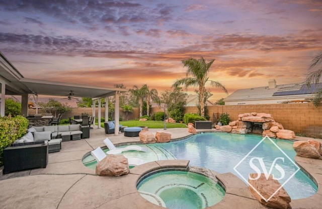 Happy Oasis 4BR/4BA Home w/Theater, Pool, BBQ & Pool Table