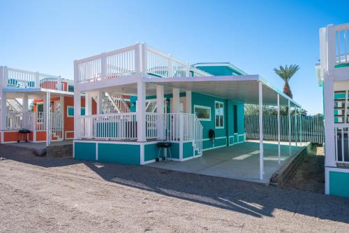 Happy Our! at Roadrunner Resort