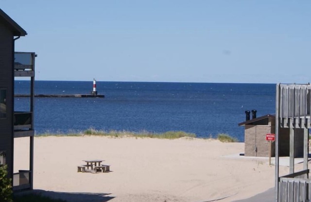 Harbor Lights Resort