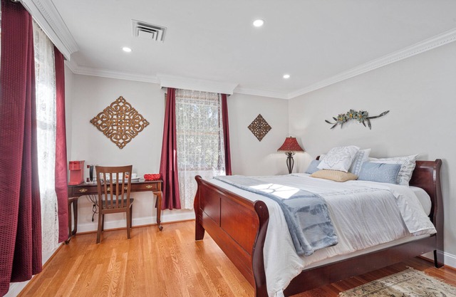 Harbor Riverside Suite 3