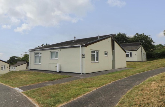 Harcombe House Bungalow 7