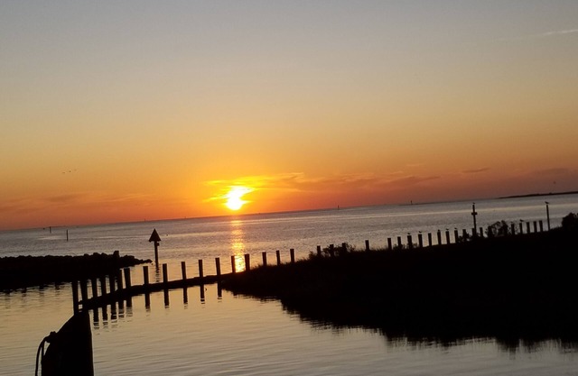 Hatteras 1 Bedroom Condo with Pool Best Beaches are at the End! Ground Floor