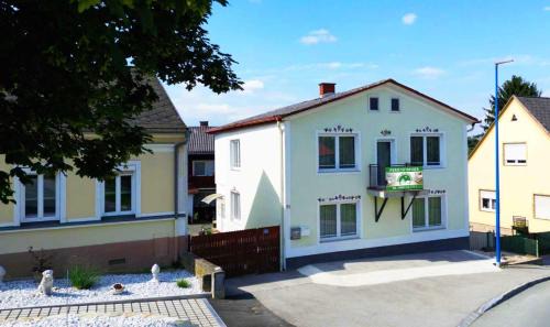 " Haus am Golfplatz" private Unterkunft