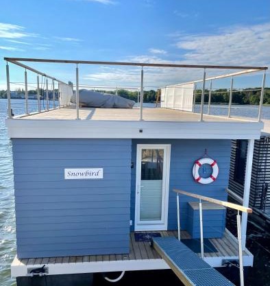 Hausboot Snowbird Lübeck mit großem Sonnendeck