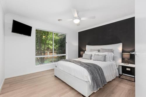 Haven in Grove quiet area, comfort, close to beach and shops