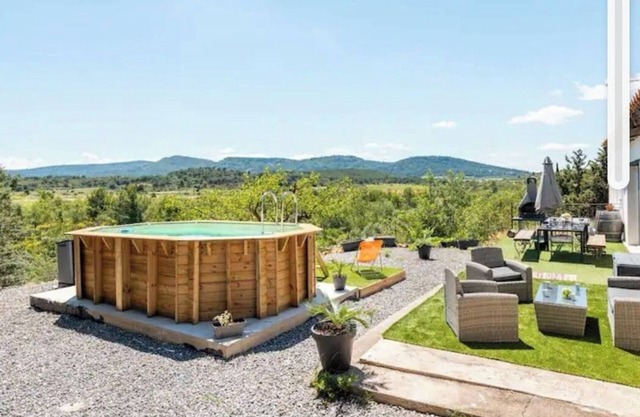 Haven of peace in the middle of the Corbières, swimming pool with breathtaking views
