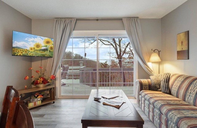 Haven Suite Apartment w/Beautiful Wooded Views