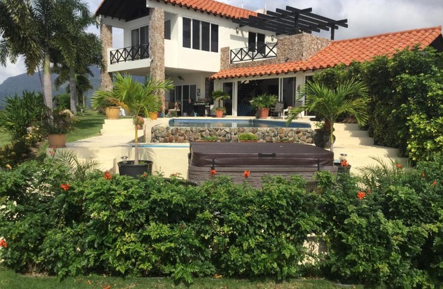 Hawk's Nest Bed & Breakfast