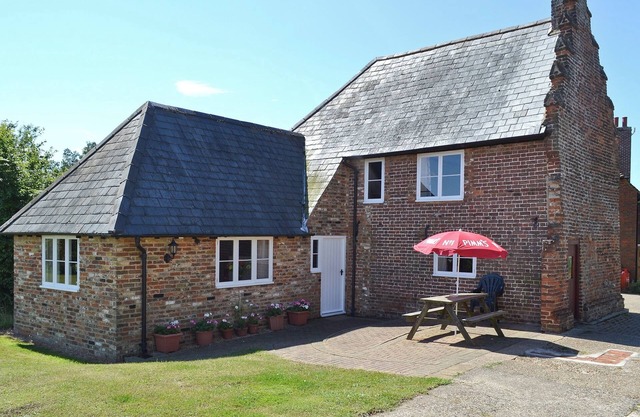 Hawthorne Cottage - PY8