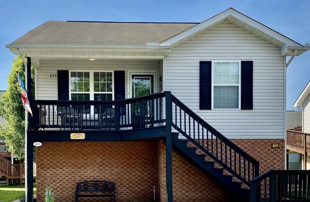 Haymon Hacienda 2BR/2BA cozy rental in Pigeon Forge. Great Location!