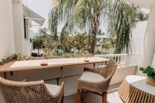 Headlands Beachside Retreat - 50 metres to beach