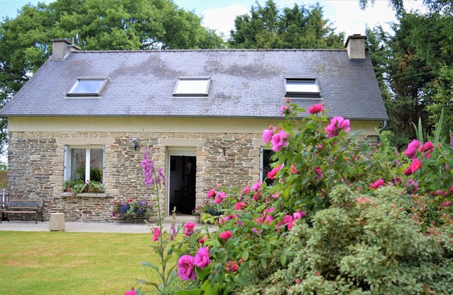 Heart of Brittany Traditional 3 bed Breton cottage sleeps 6 nestled in nature
