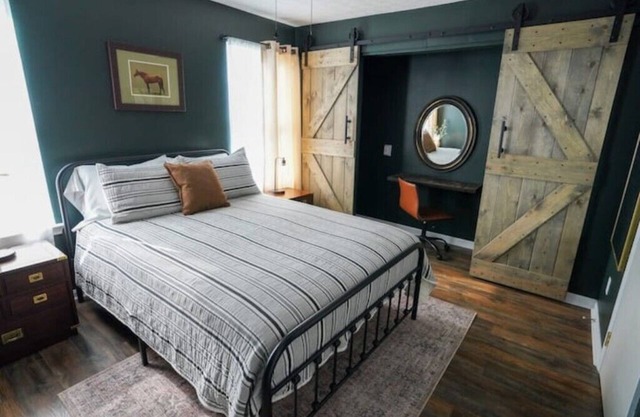 Heart of Louisville 3BR Getawaynn