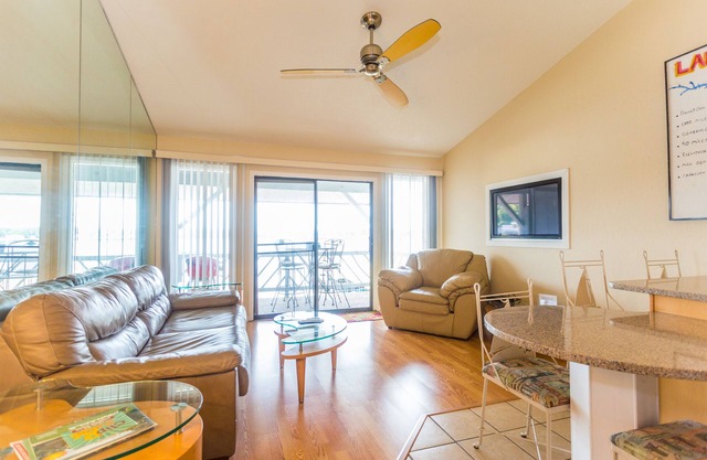 HEART OF OSAGE BEACH/Outlet Mall-Restraunts