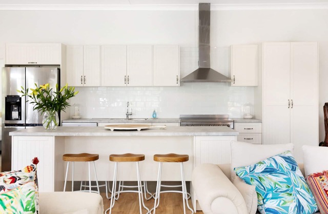 Heart of the Southern Highlands, 14 to 16 guests. Specialising in large groups.