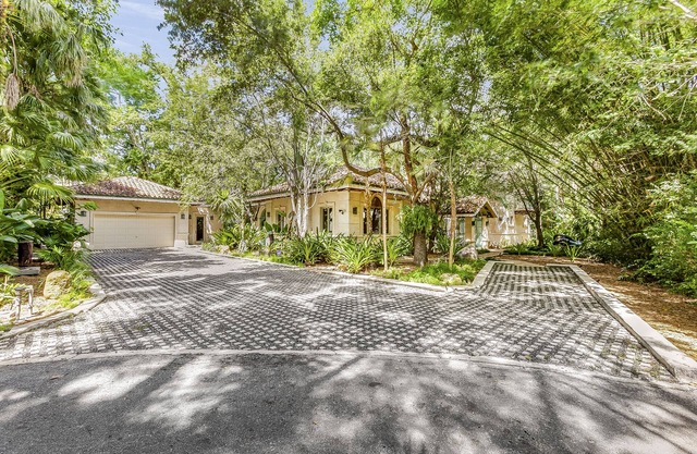 Heart ofCoconut Grove across from Green streetsRestaurant inCamp Biscayne