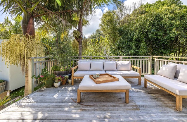 Heart-song cottage - perfect - close to beach, shops, cafes, public transport