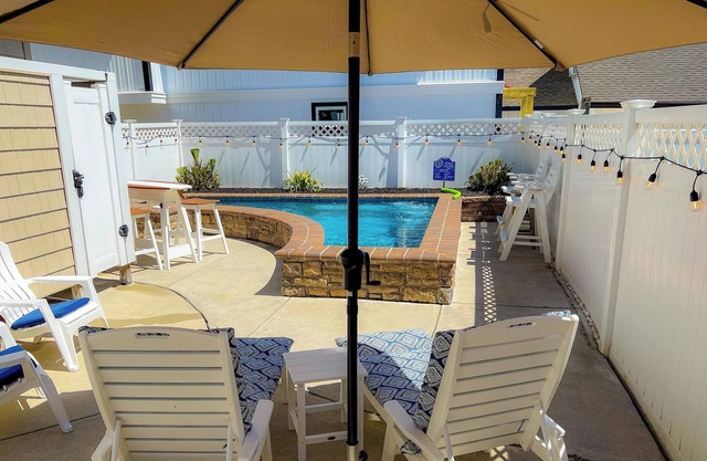 Heated Pool! Backyard Oasis! 6 Homes from Beach/Promenade Stunning Home & Views!