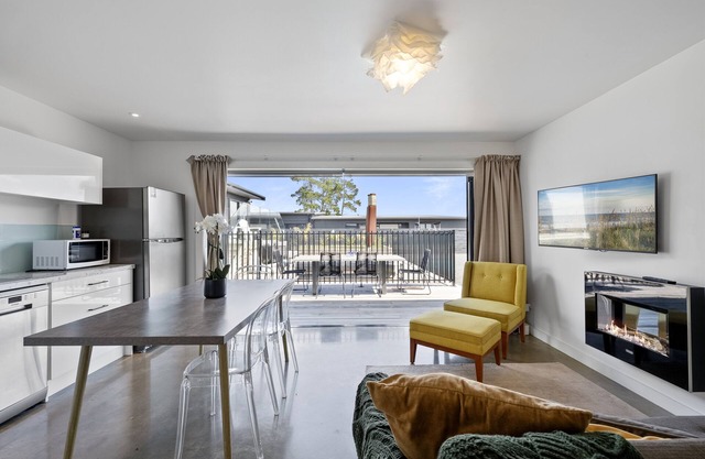 Heated Pool in the Heads Ultimate Holiday or Golfers Retreat with Air Con