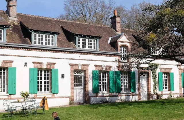 Heaven of Peace with heated swimming pool 1 hour from Paris