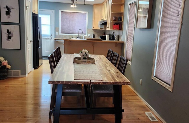 Heavenly Cozy PlacennSpacious 5-Bedroom Family Home — Perfect for Groups!