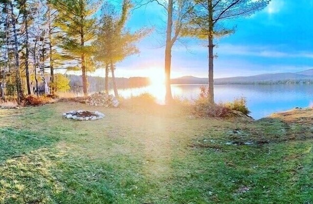 Heavenly Lakefront Retreat,Amazing sunsets,Direct Access ATV/Snowmobile Trails