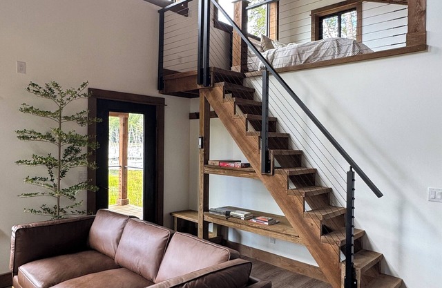 Hemlock Hideaway – Luxury Cabin - Romantic & Remote Getaway in Upstate, NY