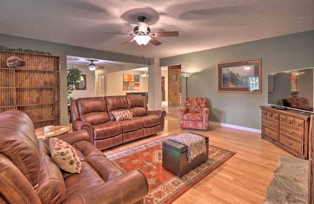 Hendersonville Home w/Fire Pit: 5 Mi to Downtown!