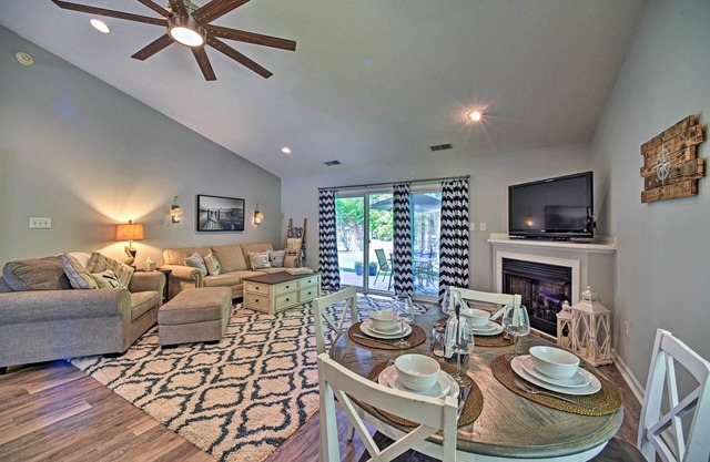 Henrico Hideaway w/Lake Access + Boat Slip!