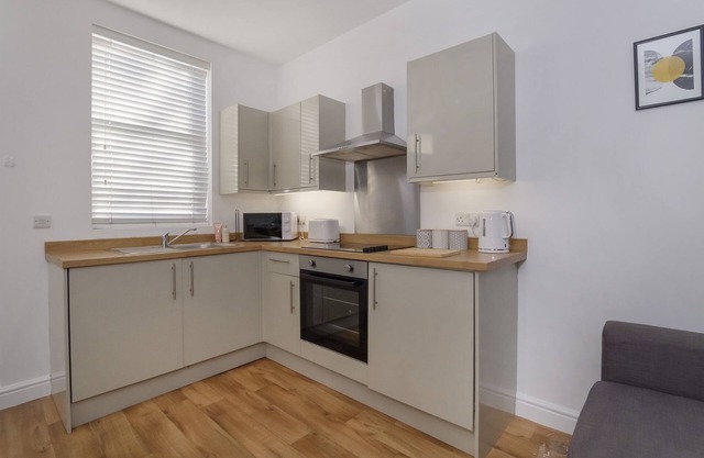Henry Court Apartment 2 - sleeps 4 guests in 1 bedroom
