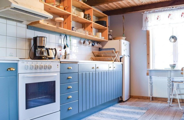 Here you really live in the countryside, surrounded by forests and meadows in this cottage.