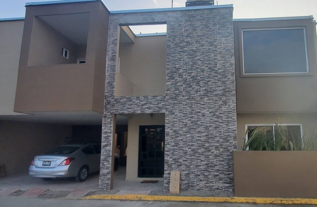 Hermosa Casa con Tados los Servicios y una Magnífica Picina