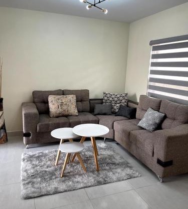 Hermosa casa entera cerca de la Presa del Rejón
