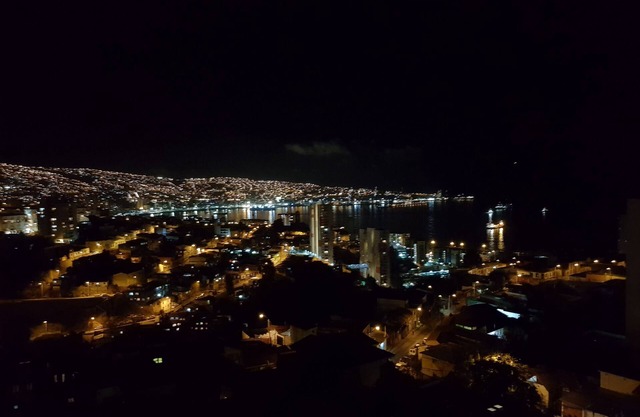 Hermosa vista a bahía en completo departamento, Valparaíso