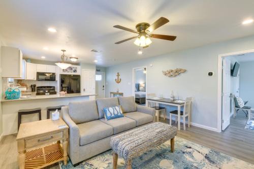 Heron Bay Cottage with Patio in Rockport!