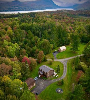 HGTV Log Cabin near Lake Willoughby, Burke, Jaypeak ang Kingdom Trails