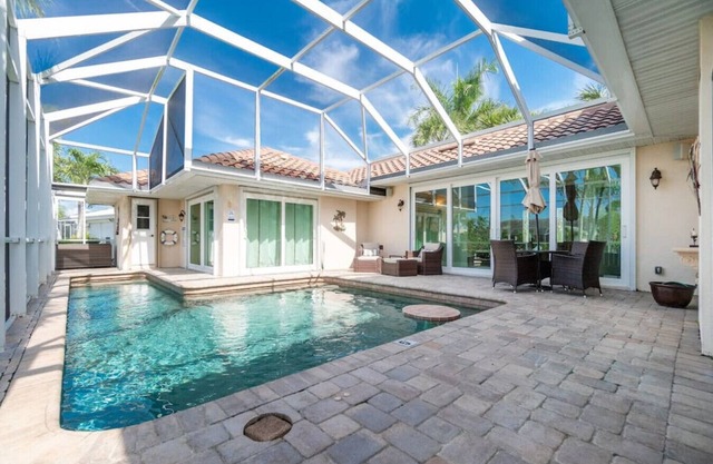 Hibiscus |Waterfront|Heated Pool-Dock-Bikes-Kayaks