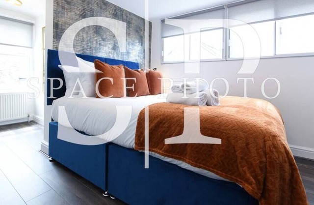 Hidden 2BR Gem and a Tranquil Haven in Fulham