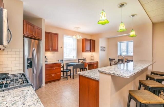 Hidden Emerald open floor plan/Remodeled Apartment