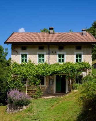 Hidden Valley House - a rustic retreat