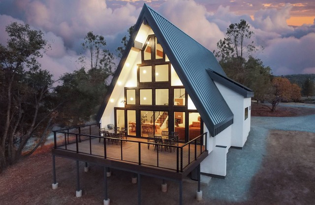 High End A-Frame - Hot tub - Awesome Views - Yosemite - Bass Lake - EV Charger