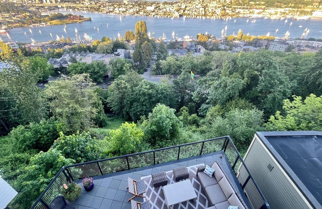 High-End City Home w/ A L L the amenities!