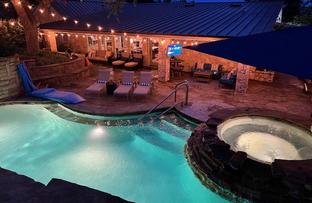 High-End Resort. Your Group Only. Heated Pool+Spa, 1-Story, Fireplace, Game Room