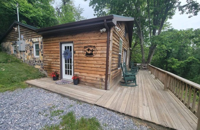 High Ridge cabin in the Blue Ridge Mountains
